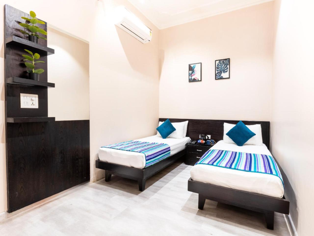 Ajanta - Free Airport Pick Up Service 3* New Delhi